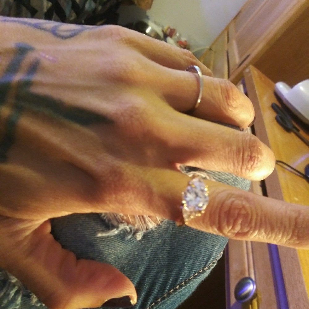 Diamond ring - Picture 3 of 5